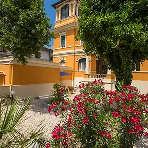 Relais La Torretta Bed & Breakfast